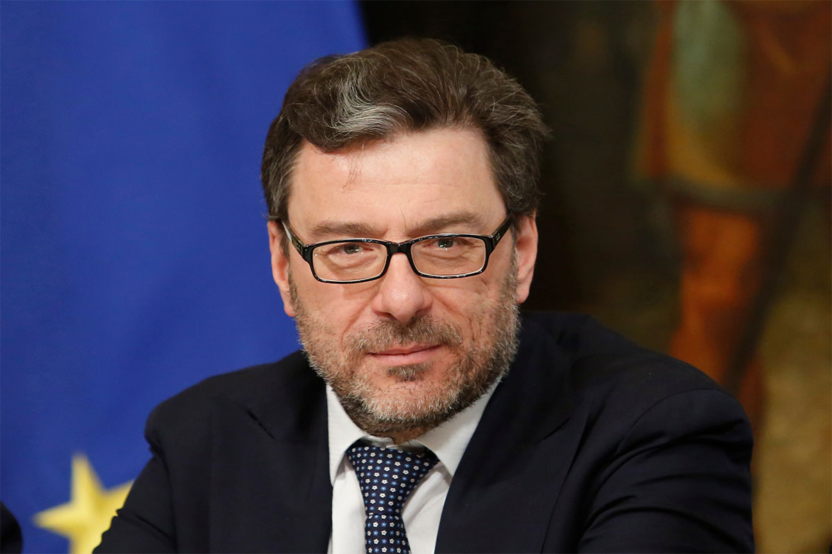 Mise: aziende italiane pronte a produrre il vaccino anti-Covid entro l’autunno