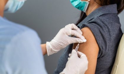 Vaccini in vacanza, Piemonte e Liguria aprono la strada. Si potrebbe accodare anche Lombardia.