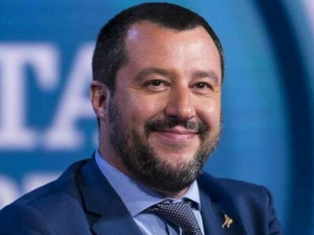 Il leader della Lega: “lo Stato risarcisca eventuali danni e tamponi devono essere gratuiti”
