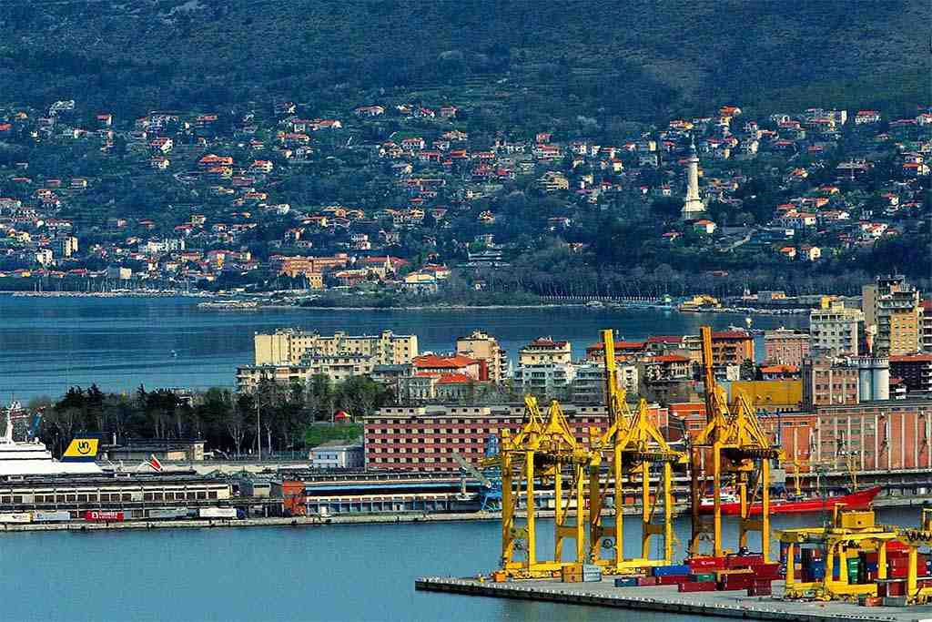 Green pass, portuali di Trieste: “Nessuna proroga, blocco a oltranza”
