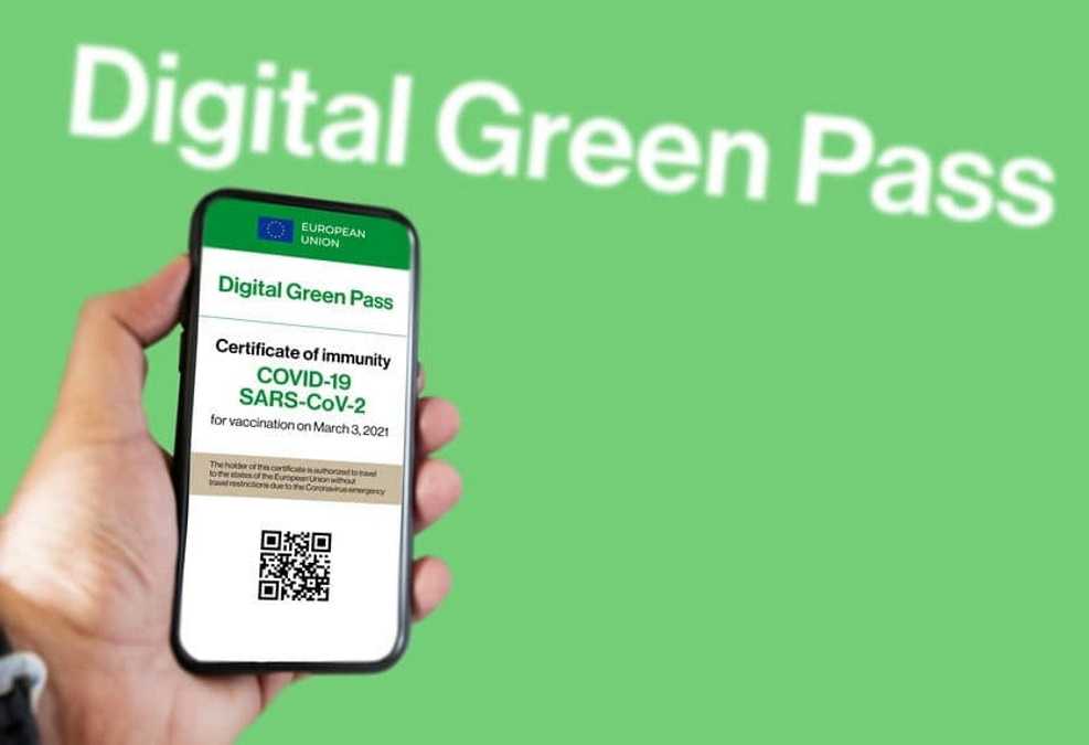 Green pass prorogato fino all’estate, hub per la terza dose e zone rosse