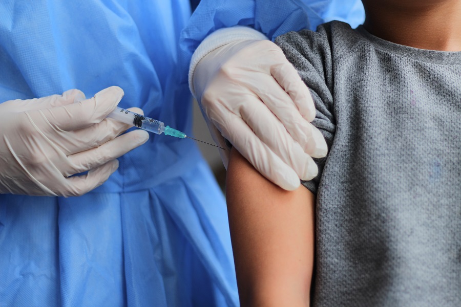 Covid, Speranza: bimbi vaccinati da dicembre