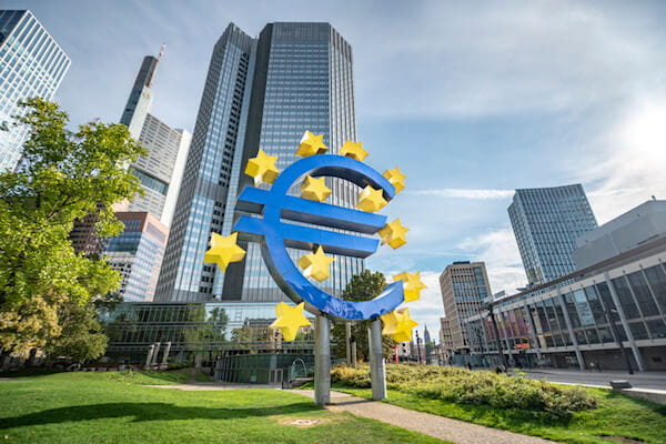 Bce, punta a ridisegnare le banconote per il 2024