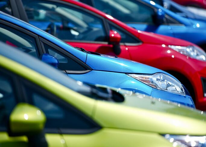 Immatricolazioni auto 2021 in calo del 23%