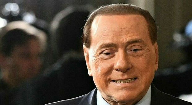 Berlusconi a Roma per riunire il partito e arriva l’aut aut: Draghi premier o si torna a votare