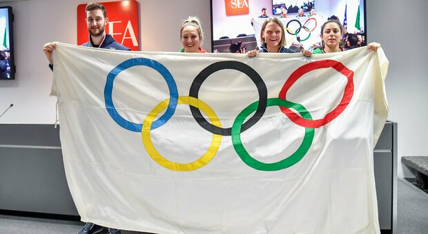 Olimpiadi invernali Milano – Cortina 2026: bandiera olimpica arrivata a Malpensa