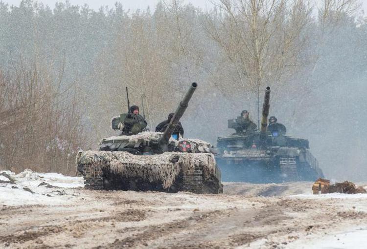 Crisi Ucraina, Russia annuncia che ritirerà  le prime truppe dal confine