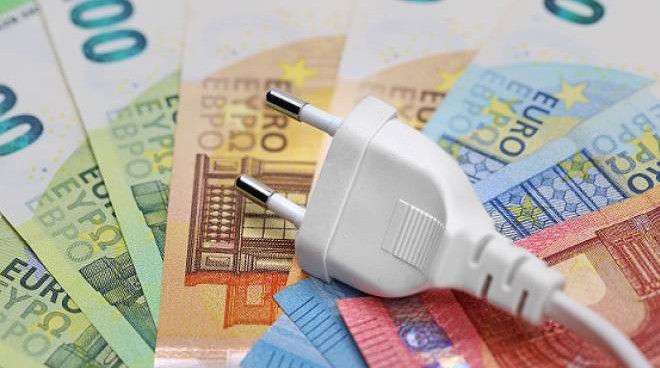 Vertice Ue a Versailles, Draghi: ‘Non vedo rischi di un allargamento del conflitto’