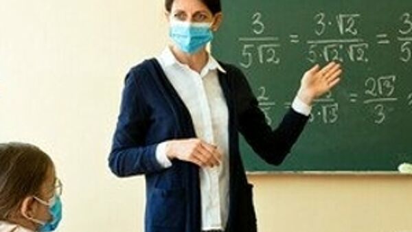 Dal 1 aprile i professori non vaccinati possono tornare a scuola