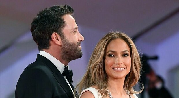 JLo e Ben Affleck stipulano un contratto prematrimoniale con la clausola che riguarda anche i rapporti intimi settimanali