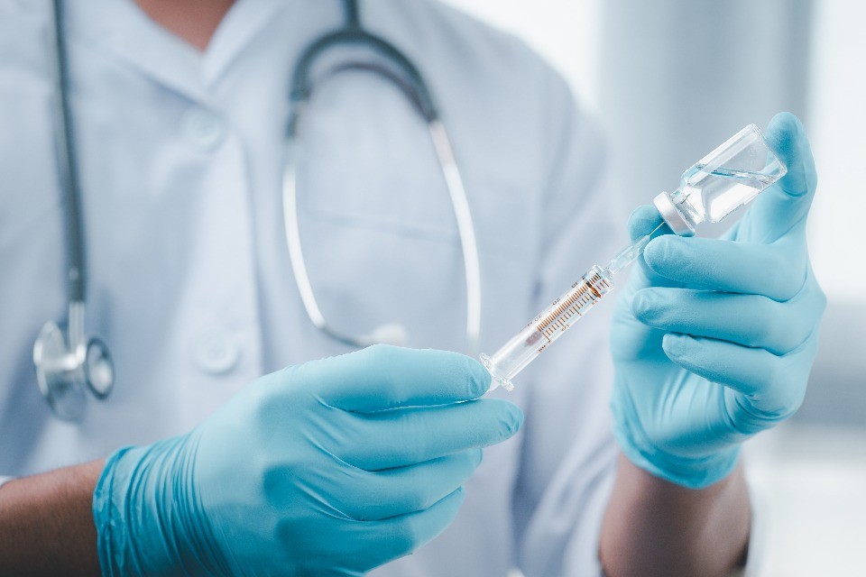 Arriva il vaccino anti-cancro, istruisce le difese