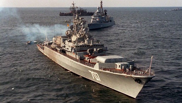 Quattro navi da guerra russe colpite a Sebastopoli. Mosca accusa Londra