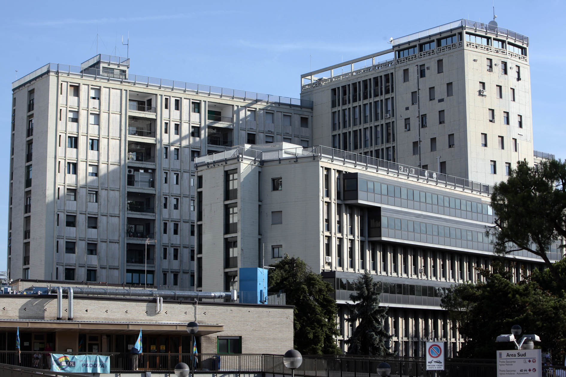 Padova, paziente accoltella dottoressa in ospedale