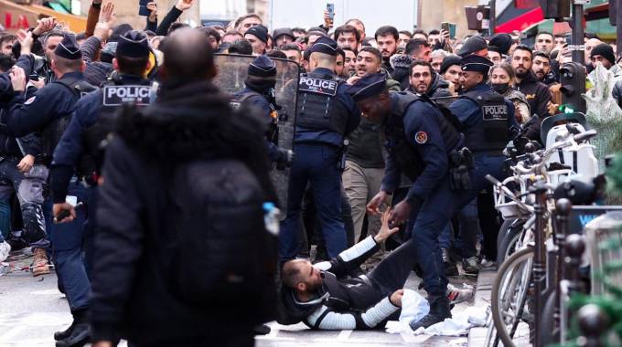 Francia, curdi tornano a protestare dopo la strage e accusano la Turchia