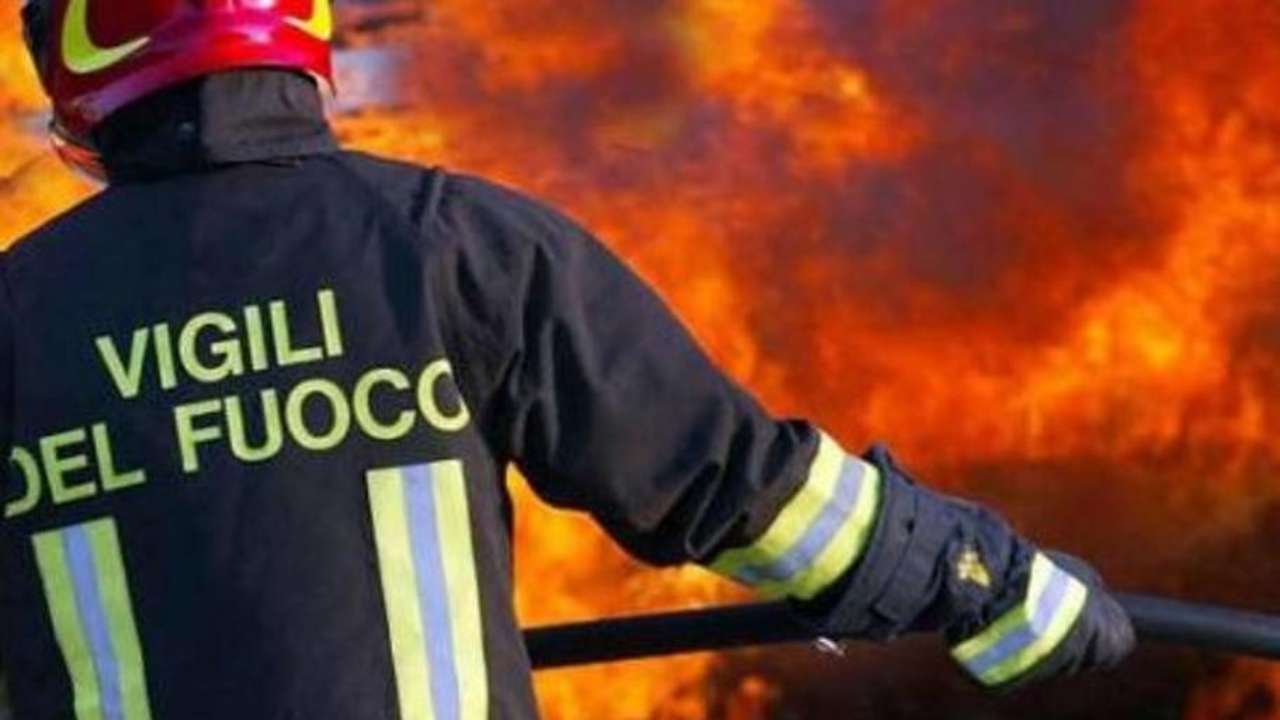 Incendio in comunità a Pasian di Prato, un morto e due feriti gravi