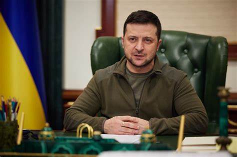 Zelensky non sarà a Sanremo, ma verrà letto un suo messaggio da Amadeus