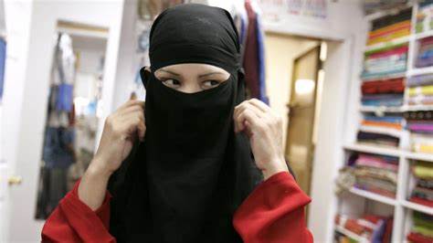Iran: “il velo fondamento di civiltà, resta obbligatorio, nessuna tolleranza per chi non lo indossa”