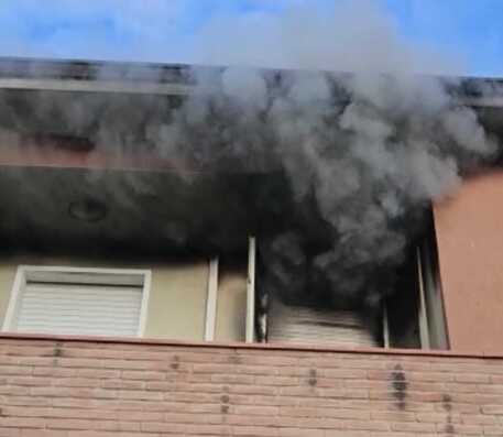 Incendio in appartamento, Carabiniere libero dal servizio salva proprietario e vicina di casa