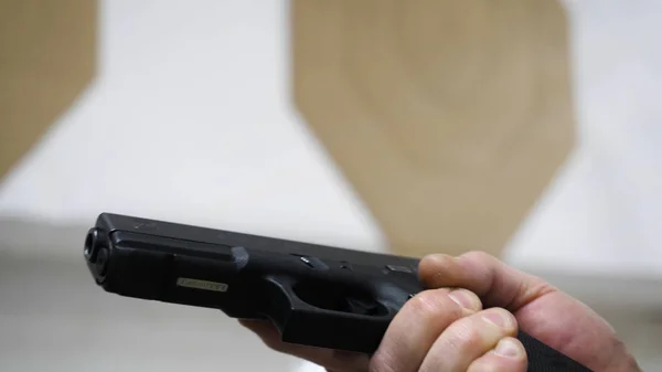 Confessa il killer del 38enne ucciso a colpi di pistola