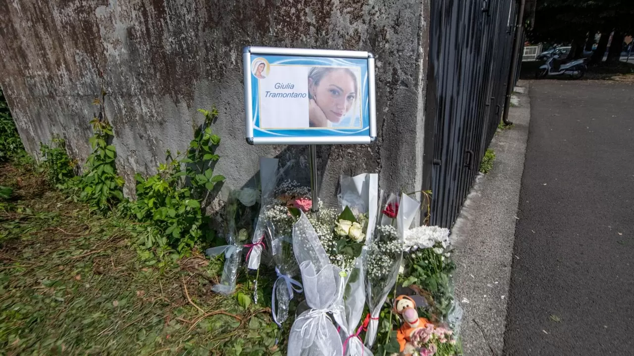 Giulia Tramontana uccisa dal compagno alle spalle con pugnalata alla gola