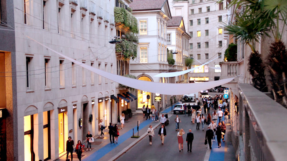 Milano, stop alle auto nel Quadrilatero della moda