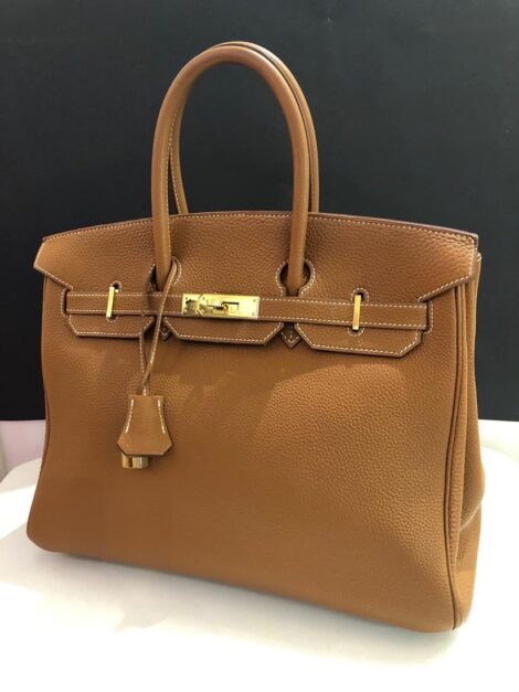 Milano, furto da Hermes, rubate borse per 90mila euro