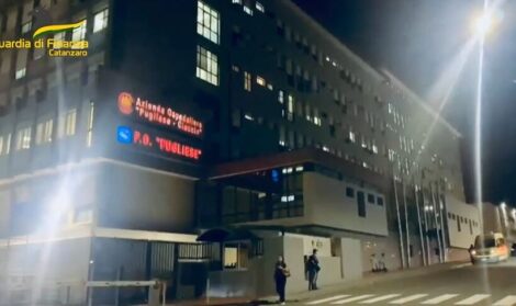 Catanzaro, abusi su pazienti oncologici: arrestato un infermiere