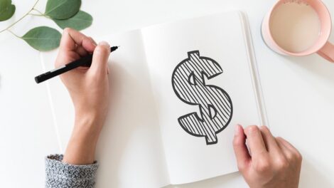 Islanda, donne in sciopero per la parità salariale: presente anche la premier
