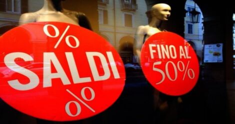Calo vendite invernali, rivedere data dei prossimi saldi