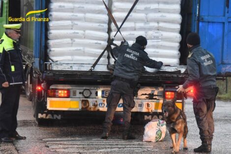 Verona, Fiamme Gialle continuano i controlli per il contrasto alla diffusione di sostanze stupefacenti in diverse zone del capoluogo e provincia