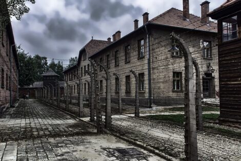 Giorno della Memoria, La Russa: “Shoah male assoluto. Mai più deve ripetersi”