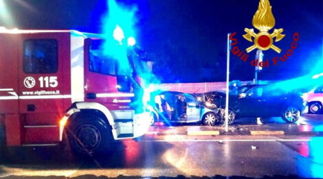 Nel Cagliaritano imbocca strada contromano e uccide due persone