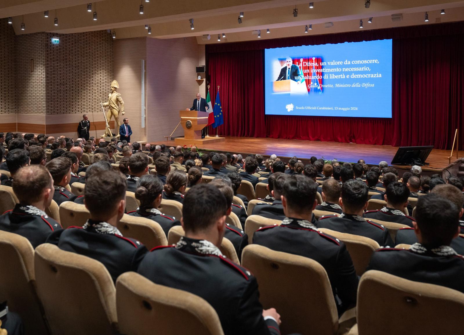 Lectio Magistralis del Ministro della Difesa presso la Scuola Ufficiali Carabinieri di Roma