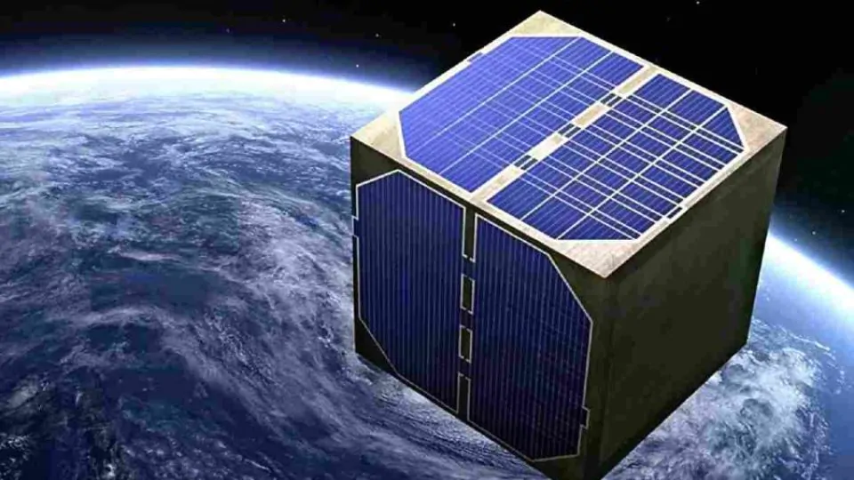 Giappone, costruito il primo satellite in legno al mondo
