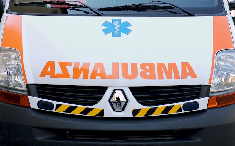 Eboli (Salerno), scontro frontale tra due autovetture: tre morti