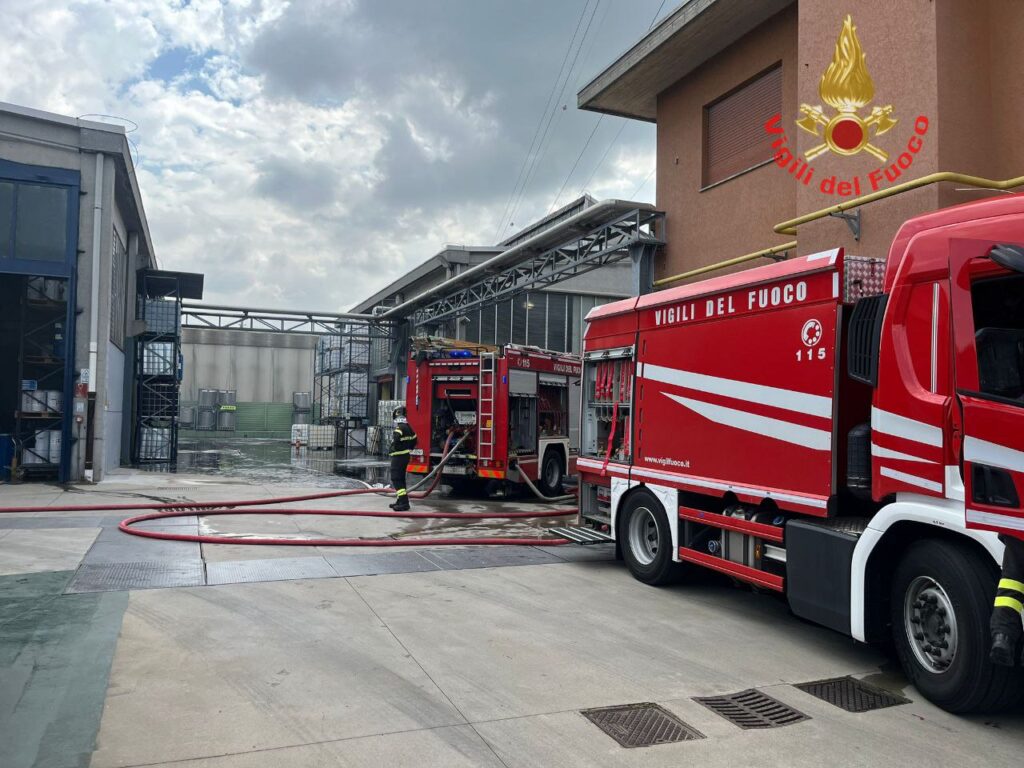 Brugherio, esplosione in una ditta di vernici in Brianza, morto un operaio