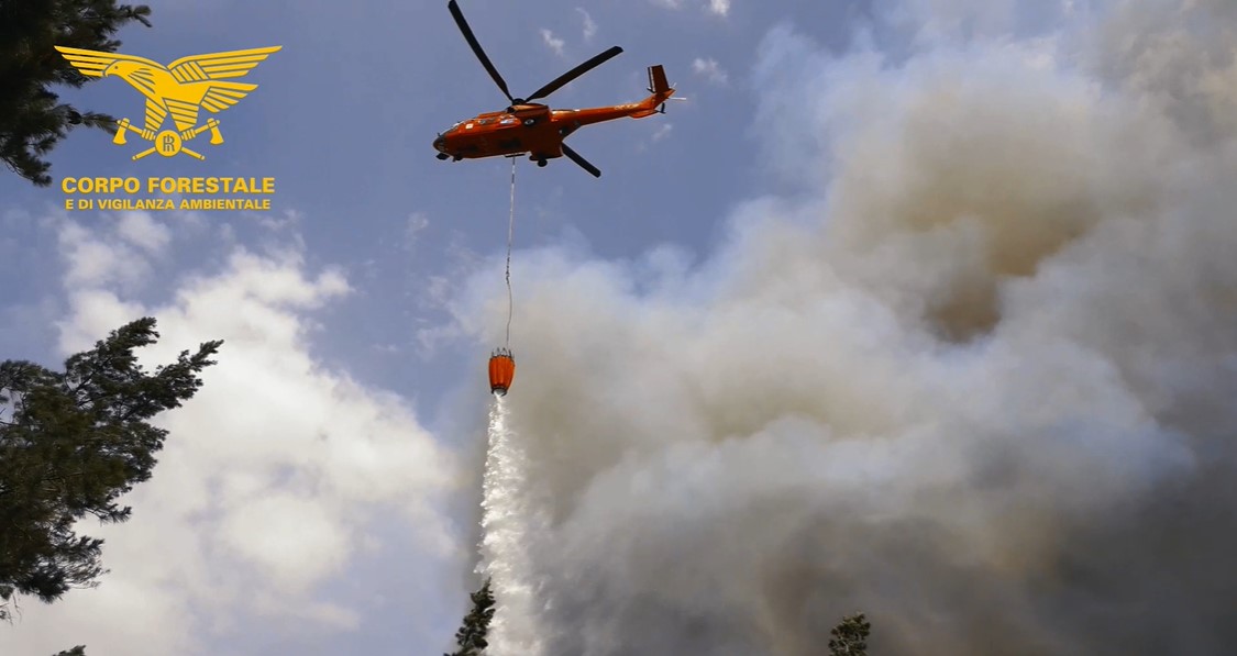 Sardegna, scoppiati ben 12 incendi nell’isola