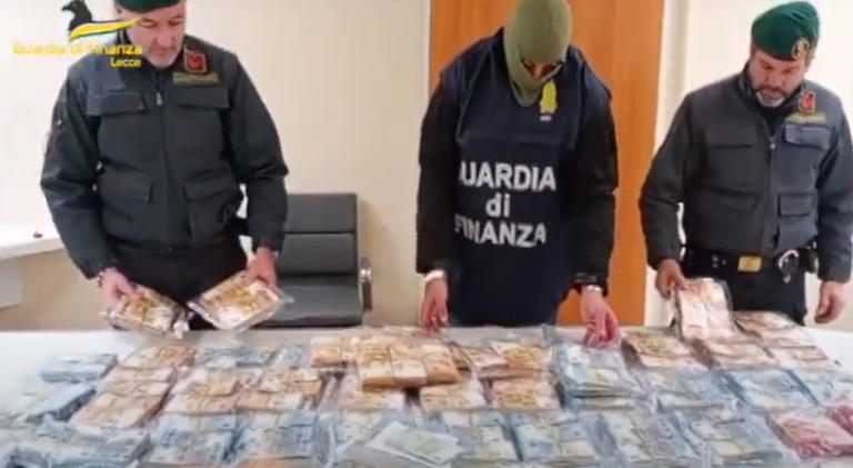 Lecce, fermato un uomo con oltre 800mila euro in contanti
