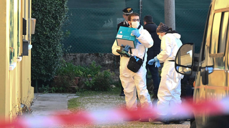 Anziano trovato morto in un armadio, arrestato il coinquilino