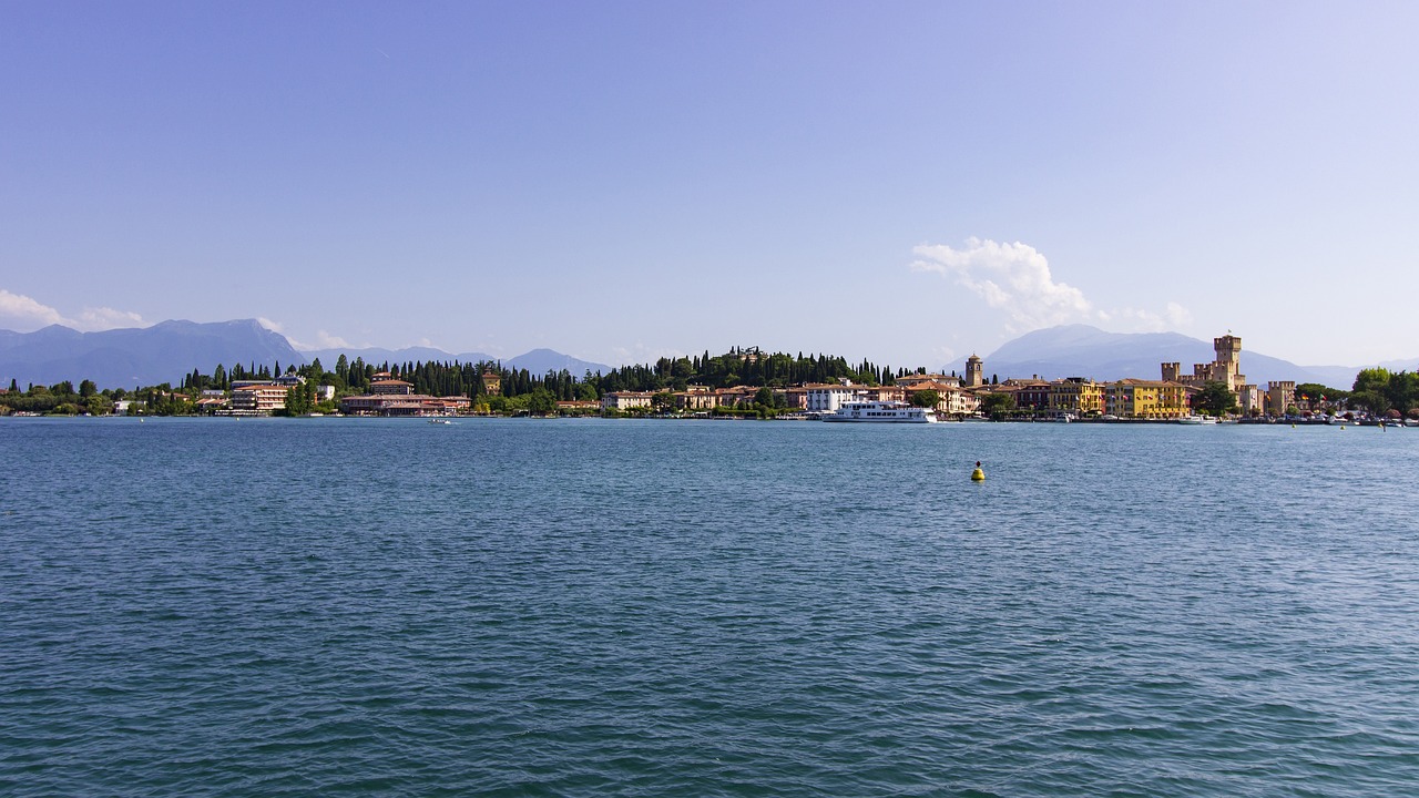Verona, turista 87enne muore annegata nel lago di Garda