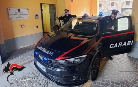 Monza e Brianza, controlli straordinari dei Carabinieri: due minorenni trovati con taser e coltello